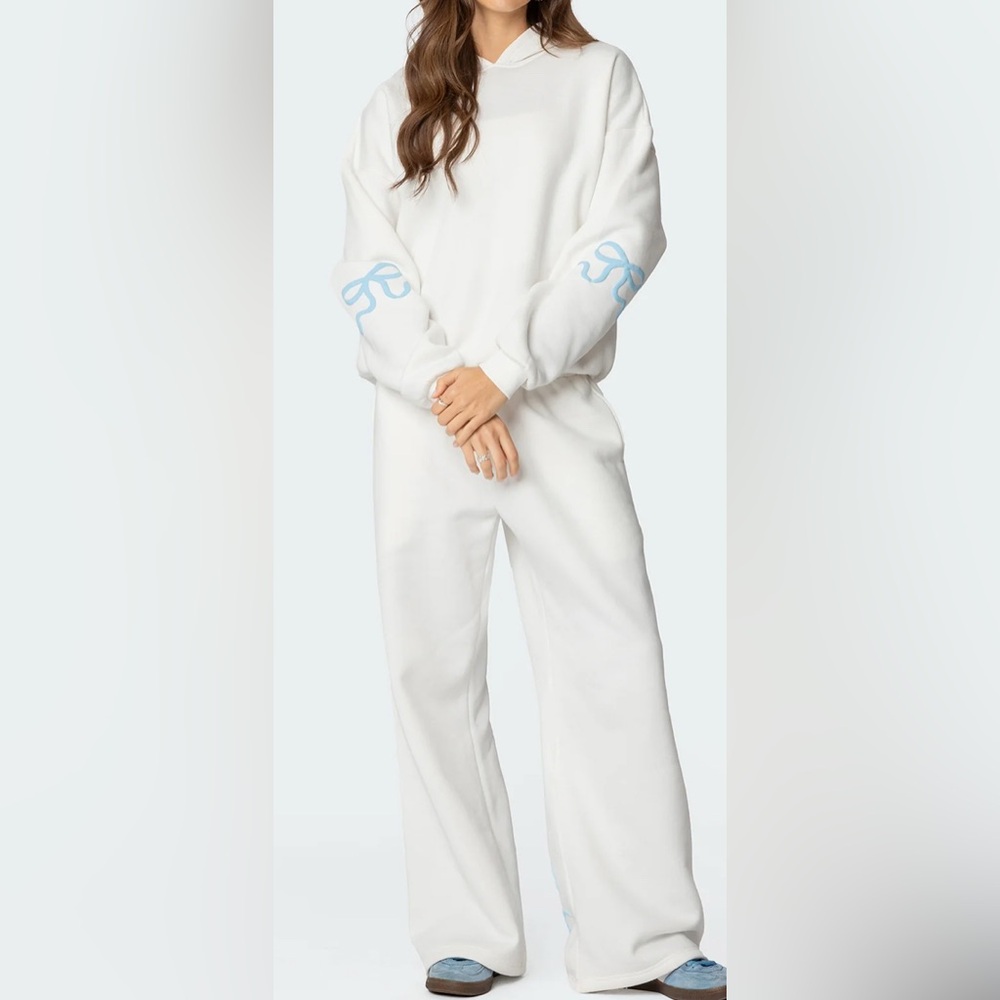 edikted white set with blue bows in M